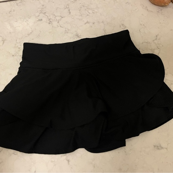 Lot of FIVE Athleta girls shorts and skorts size 12
3 skorts and 2 shorts - Picture 9 of 15